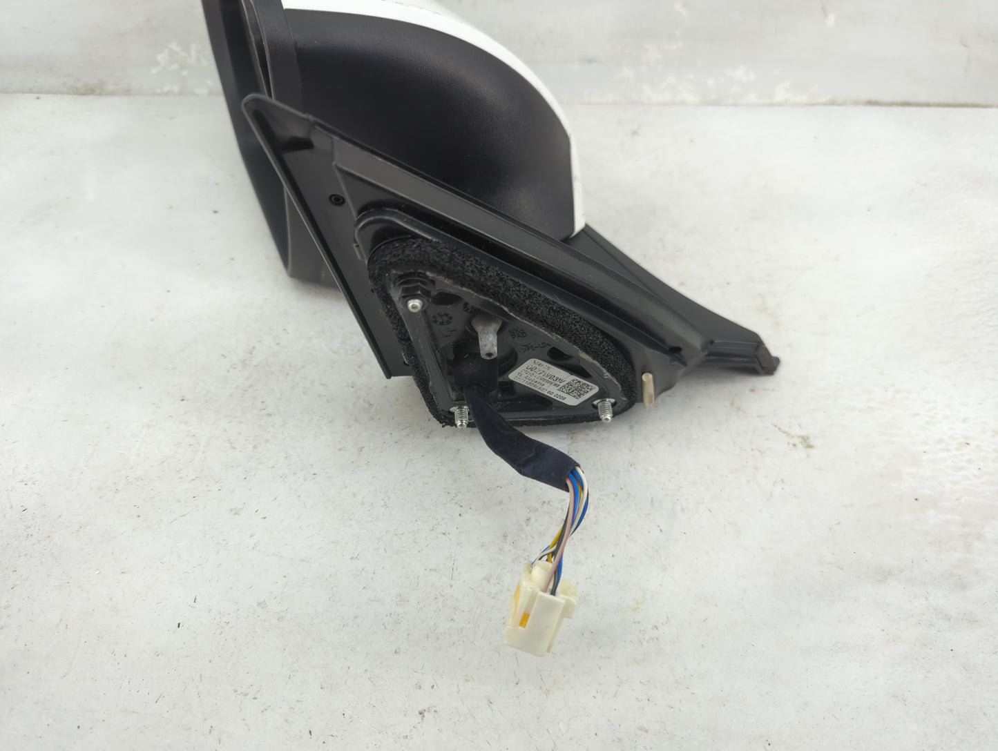 2022 Hyundai Tucson Driver Side View Mirror - Left Door Mirror OEM Used - Oemusedautoparts1.com