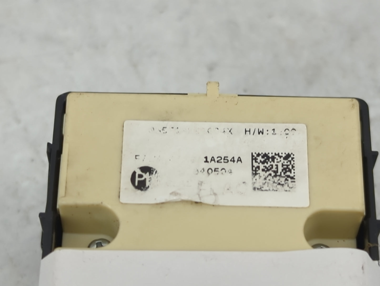 2022 Hyundai Tucson Master Power Window Switch Replacement Driver Side Left Fits OEM Used Auto Parts - Oemusedautoparts1.com
