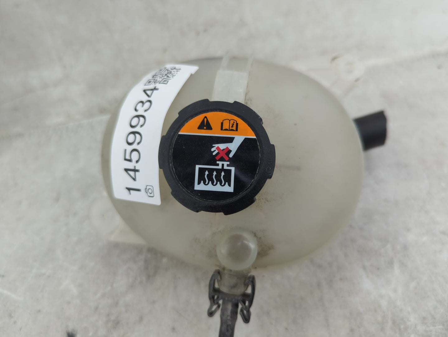 2022-2022 Hyundai Tucson Radiator Coolant Overflow Expansion Tank Bottle - Oemusedautoparts1.com