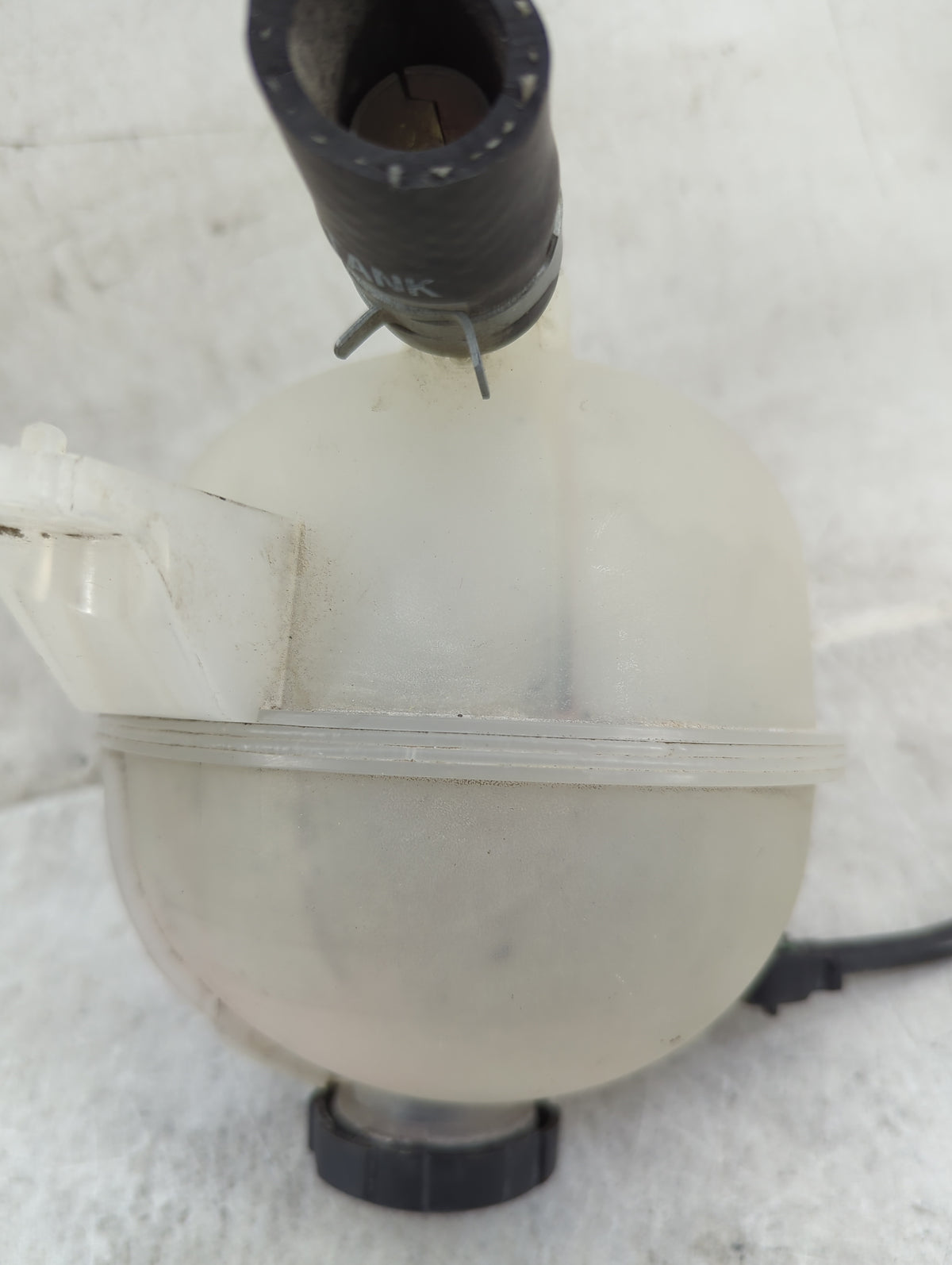 2022-2022 Hyundai Tucson Radiator Coolant Overflow Expansion Tank Bottle 1459934 - Oemusedautoparts1.com