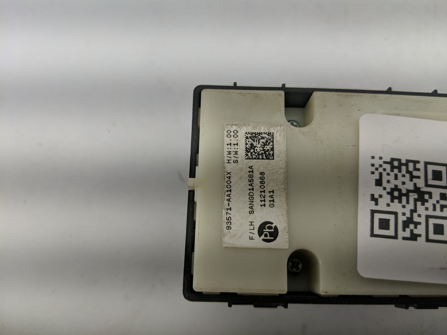 2022 Hyundai Tucson Master Power Window Switch Replacement Driver Side Left Fits OEM Used Auto Parts - Oemusedautoparts1.com