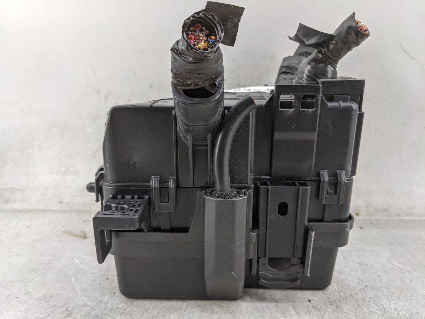 2022 Hyundai Tucson Fusebox Fuse Box Panel Relay Module P/N:919A5-N9000 2103302206 Fits OEM Used Auto Parts - Oemusedautopar