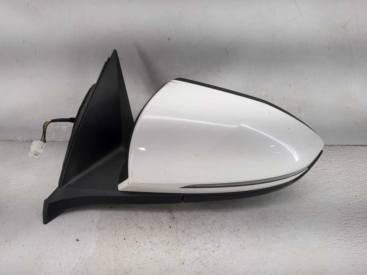 2022 Hyundai Tucson Driver Side View Mirror - Left Door Mirror OEM Used - Oemusedautoparts1.com