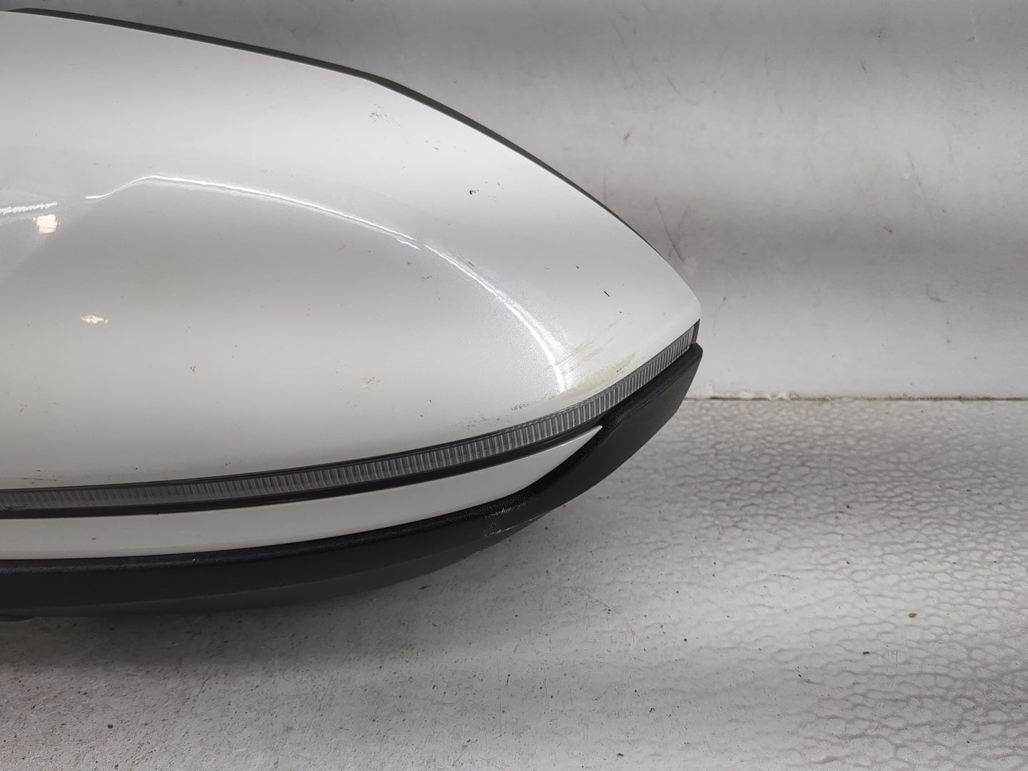 2022 Hyundai Tucson Driver Side View Mirror - Left Door Mirror OEM Used - Oemusedautoparts1.com