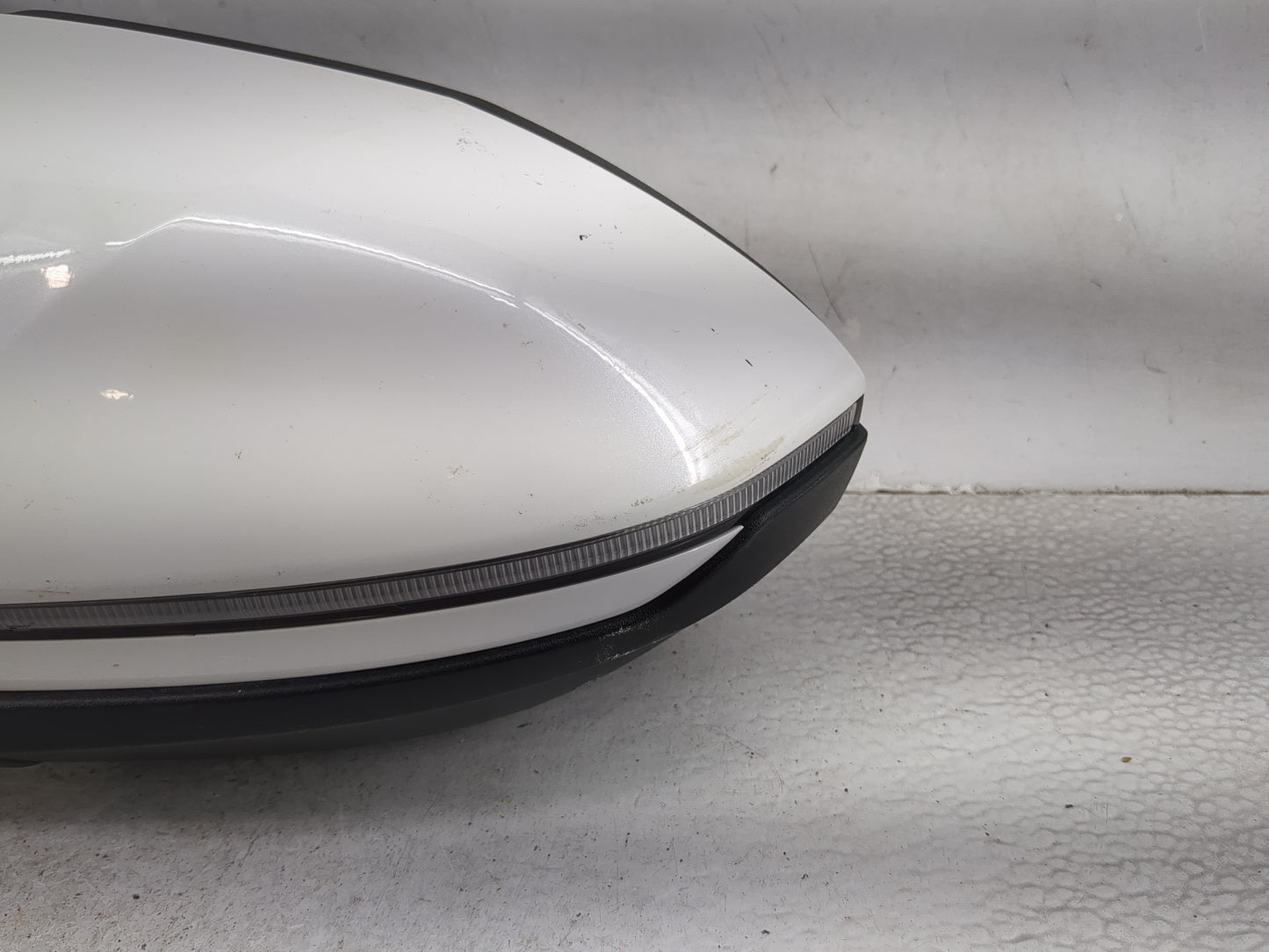 2022 Hyundai Tucson Driver Side View Mirror - Left Door Mirror OEM Used - Oemusedautoparts1.com