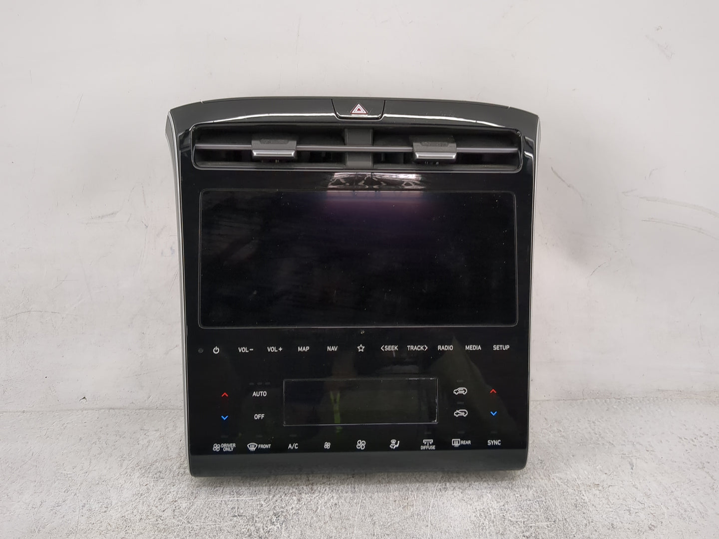 2022 Hyundai Tucson Climate Control Module Temperature AC/Heater Replacement P/N:97250-P0010 Fits OEM Used Auto Parts - Oemu