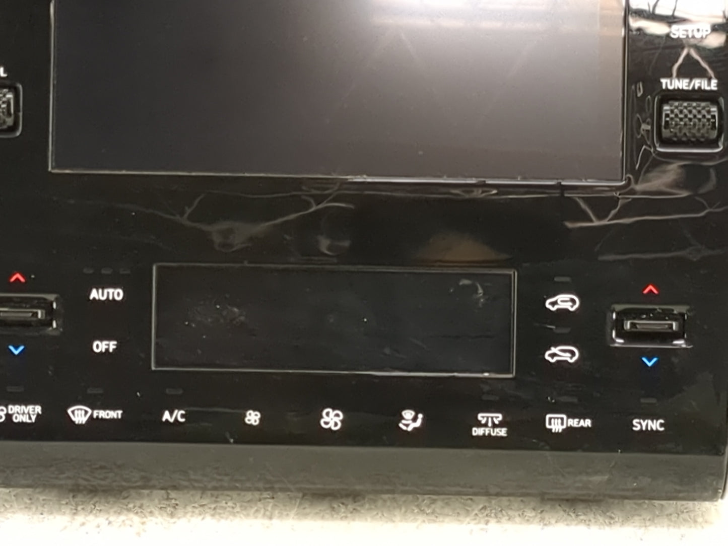 2022 Hyundai Tucson Climate Control Module Temperature AC/Heater Replacement P/N:97250-N9310 C20038-5330 Fits OEM Used Auto 