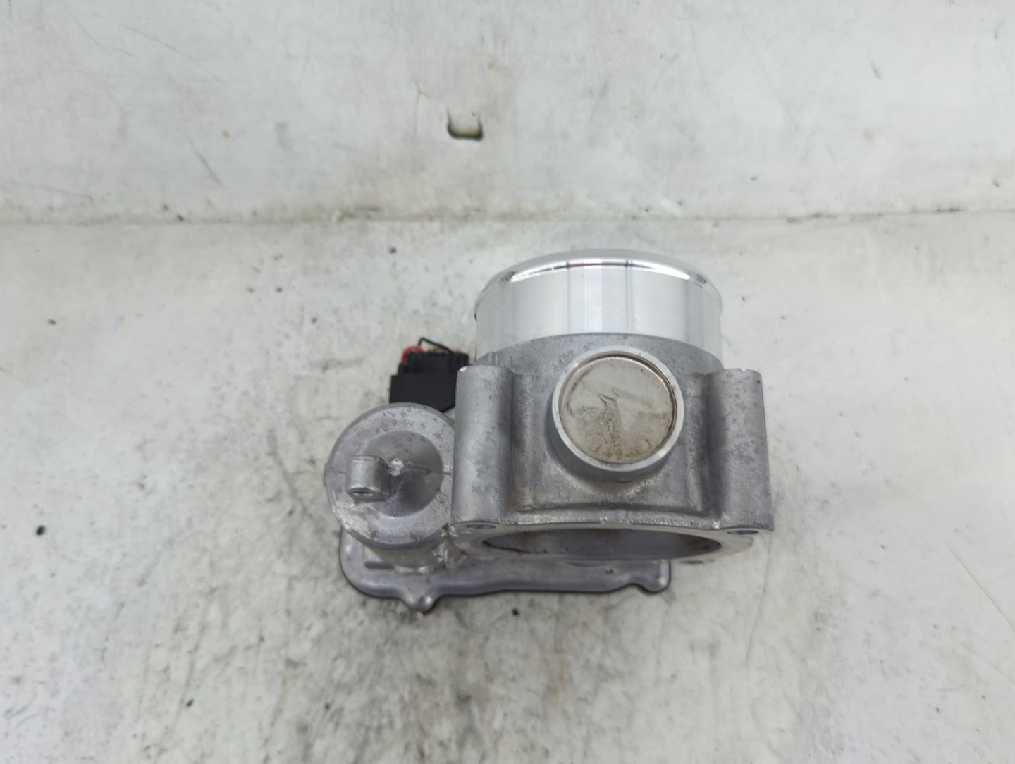 2022 Hyundai Tucson Throttle Body P/N:35100-2S000 9045040031 Fits Fits 2020 2021 2023 OEM Used Auto Parts - Oemusedautoparts