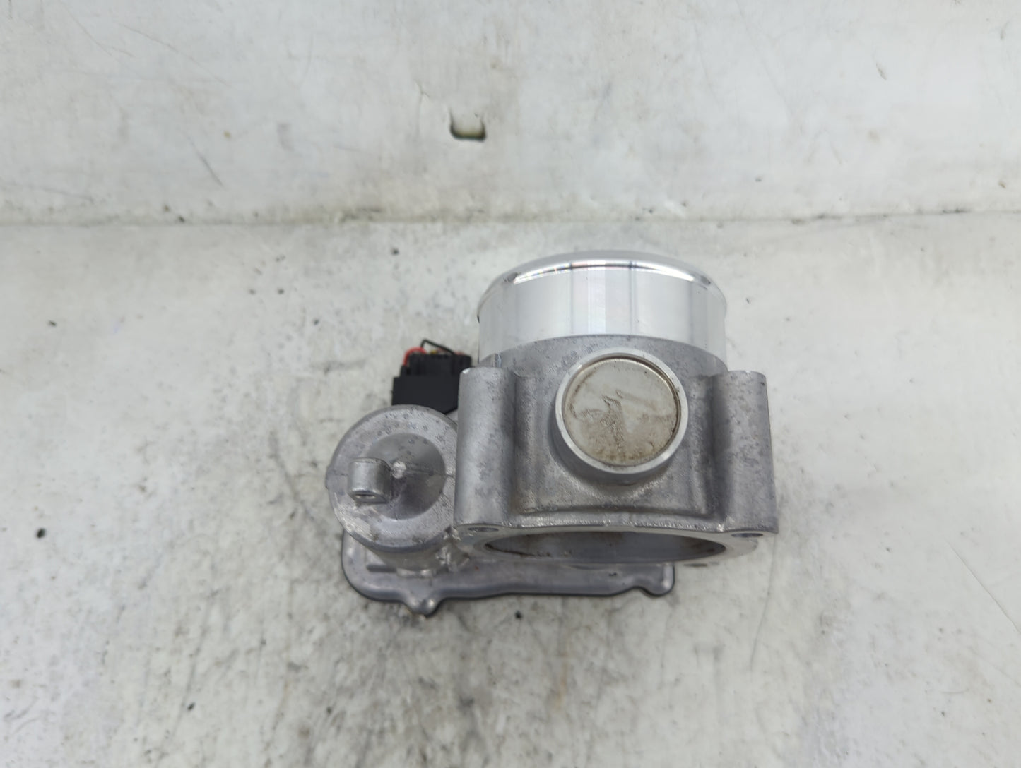 2022 Hyundai Tucson Throttle Body P/N:35100-2S000 9045040031 Fits Fits 2020 2021 2023 OEM Used Auto Parts - Oemusedautoparts