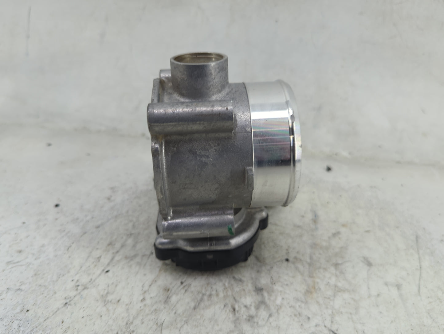 2022 Hyundai Tucson Throttle Body P/N:35100-2S000 9045040031 Fits Fits 2020 2021 2023 OEM Used Auto Parts - Oemusedautoparts
