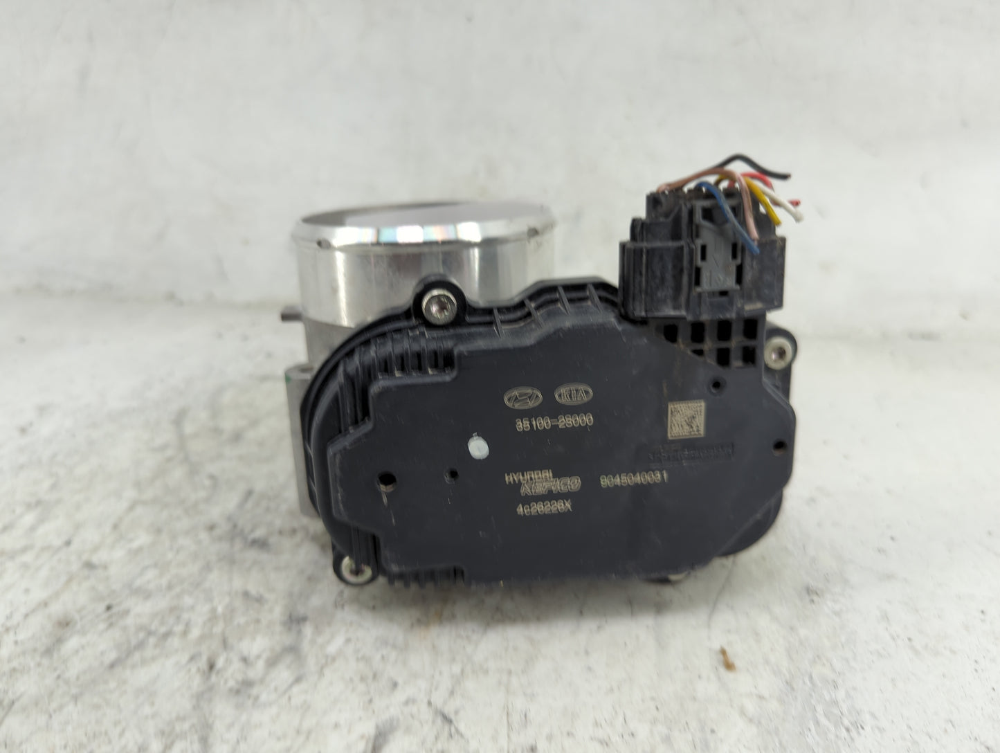 2022 Hyundai Tucson Throttle Body P/N:35100-2S000 9045040031 Fits Fits 2020 2021 2023 OEM Used Auto Parts - Oemusedautoparts