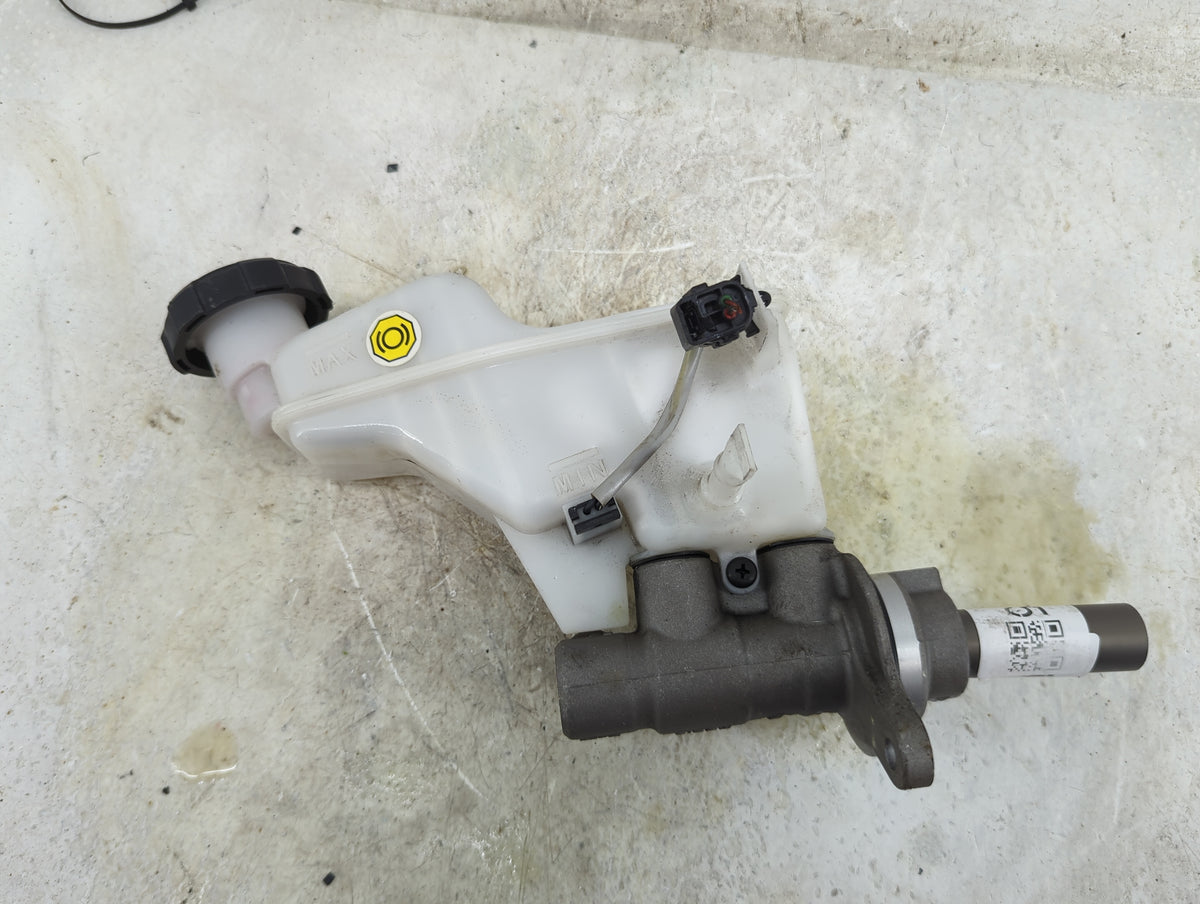 Hyundai Tucson Brake Master Cylinder 1496565 - Oemusedautoparts1.com