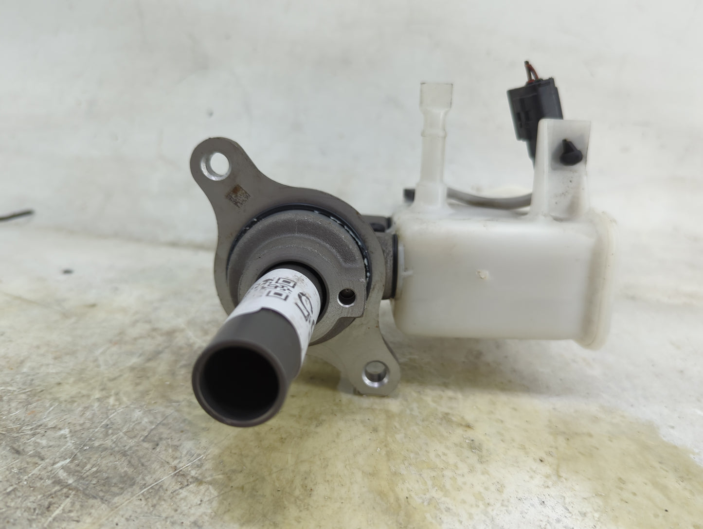 Hyundai Tucson Brake Master Cylinder 1496565 - Oemusedautoparts1.com