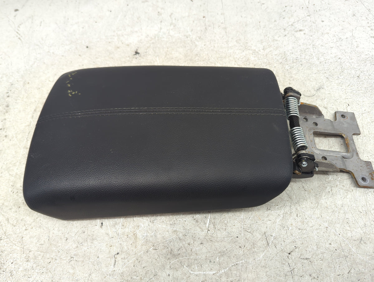 2022 Hyundai Tucson Center Console Armrest Cover Lid Fits OEM Used Auto Parts - Oemusedautoparts1.com