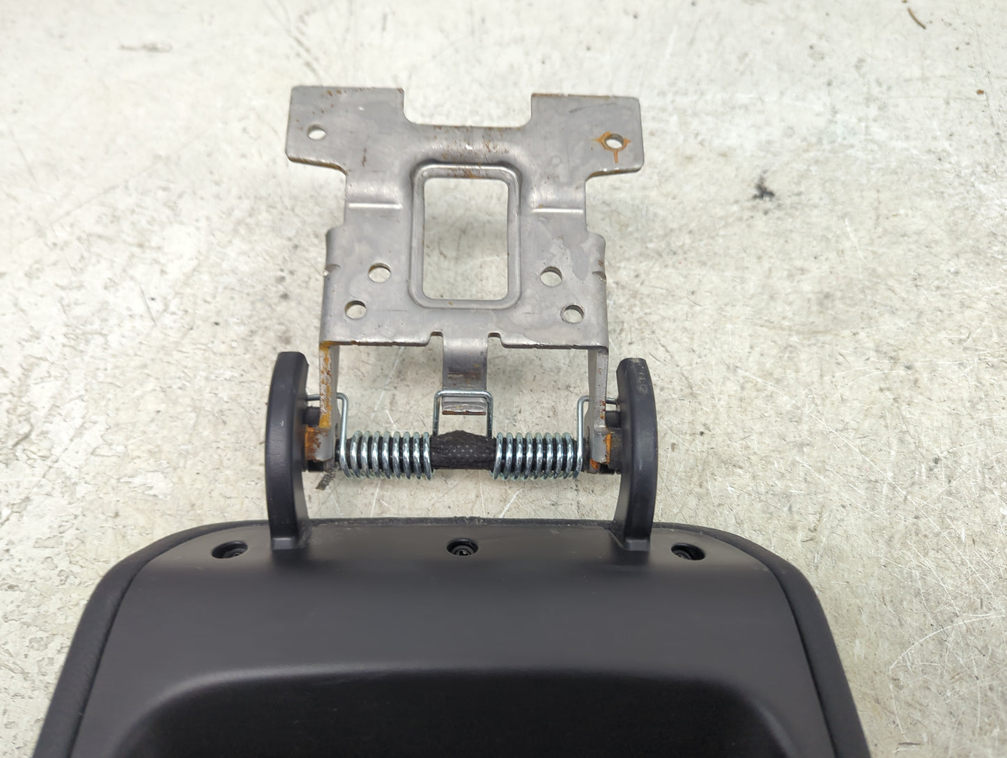 2022 Hyundai Tucson Center Console Armrest Cover Lid Fits OEM Used Auto Parts - Oemusedautoparts1.com