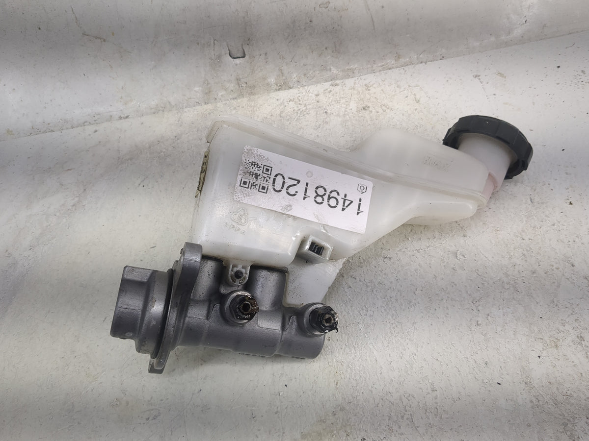 2022-2022 Hyundai Tucson Brake Master Cylinder 1498120 - Oemusedautoparts1.com