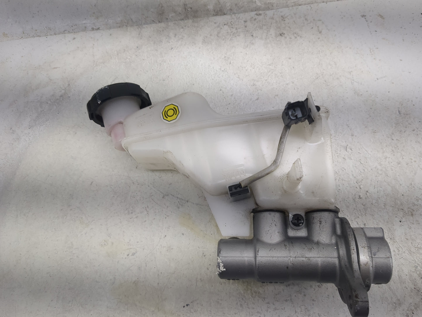 2022-2022 Hyundai Tucson Brake Master Cylinder 1498120 - Oemusedautoparts1.com