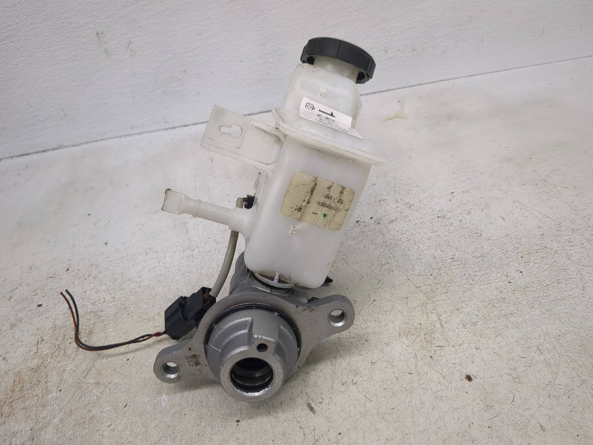 2022-2022 Hyundai Tucson Brake Master Cylinder 1509128 - Oemusedautoparts1.com