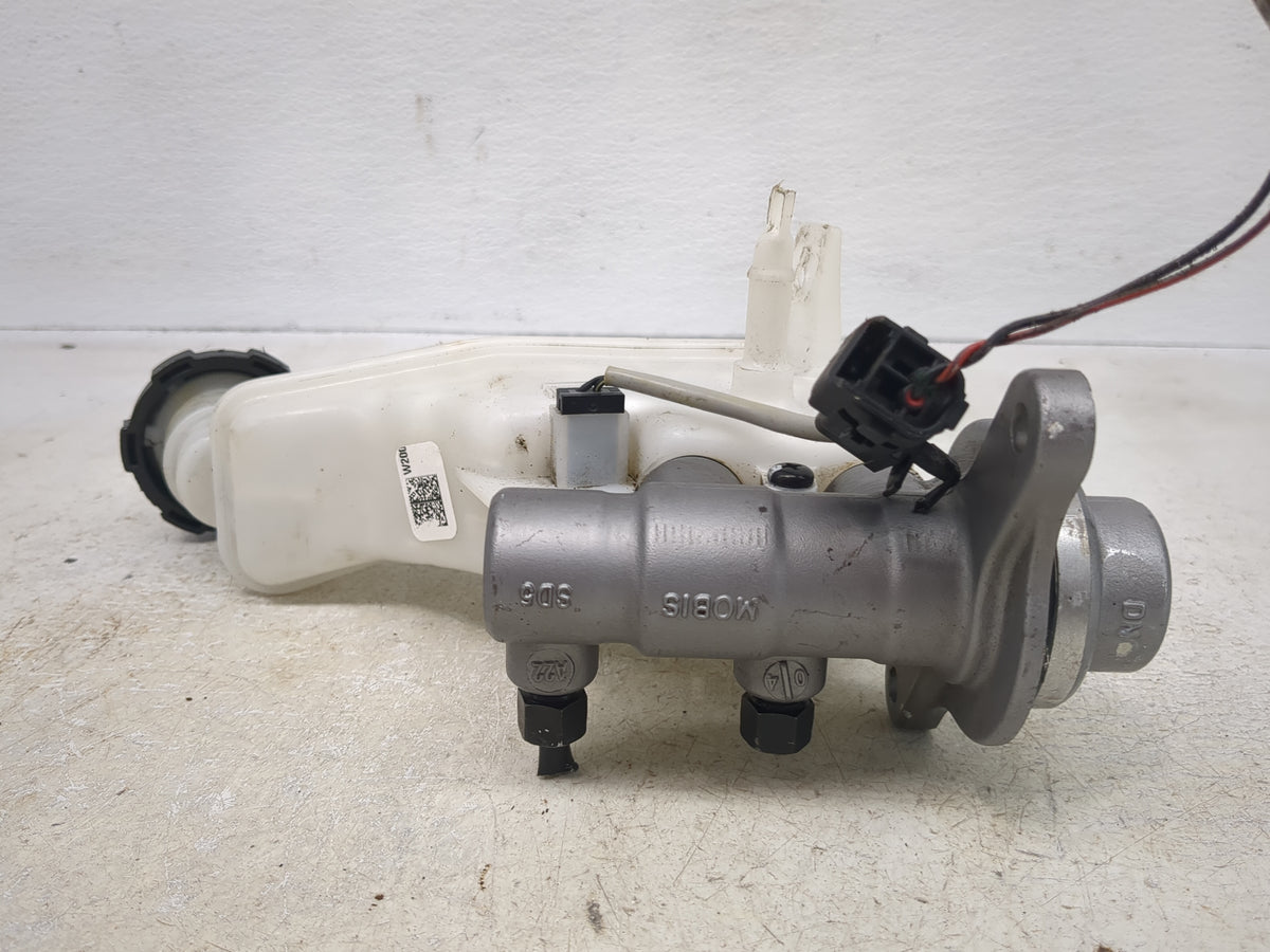 2022-2022 Hyundai Tucson Brake Master Cylinder 1509128 - Oemusedautoparts1.com