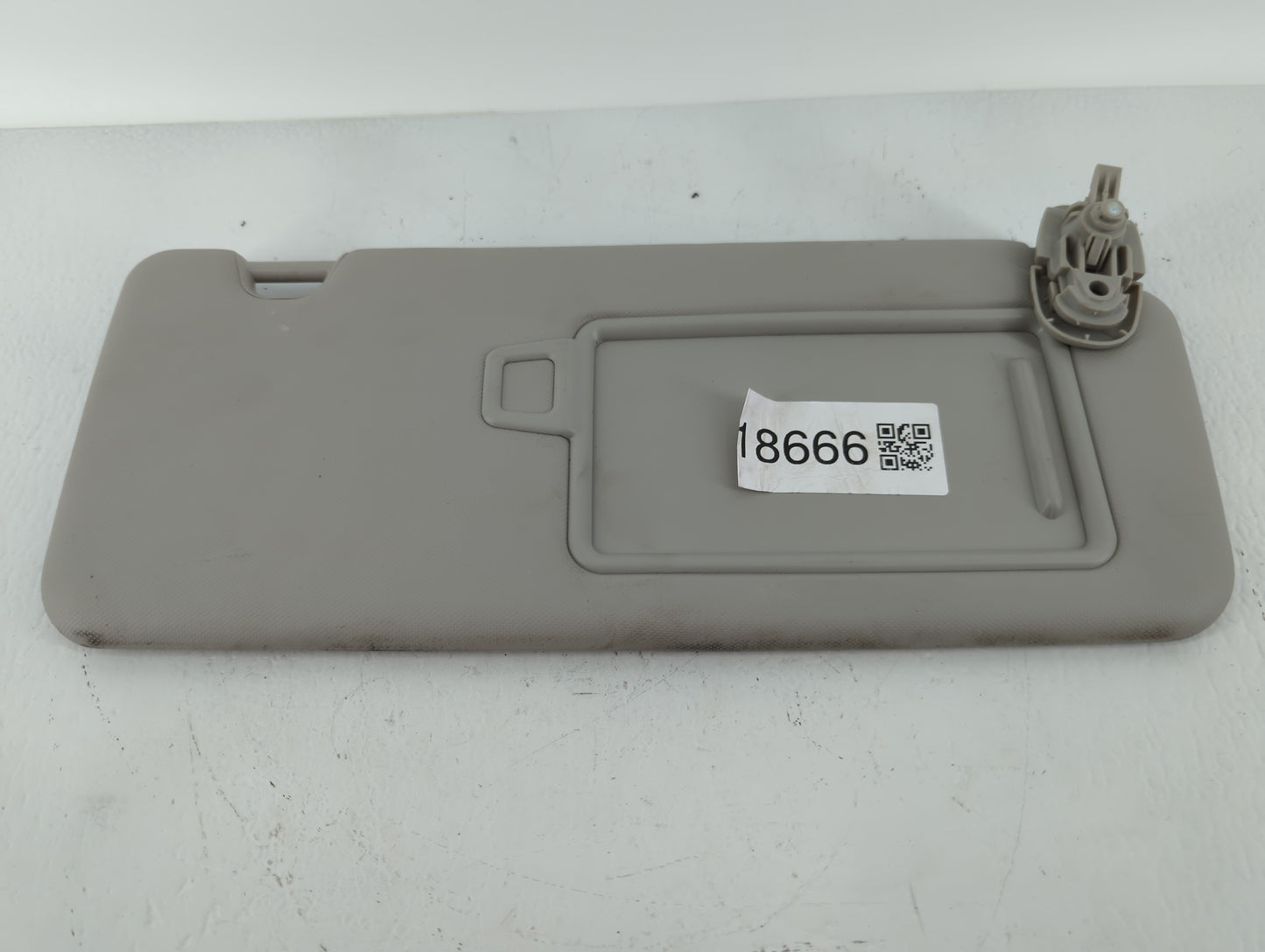 2022 Hyundai Tucson Sun Visor Shade Replacement Passenger Right Mirror Fits OEM Used Auto Parts - Oemusedautoparts1.com