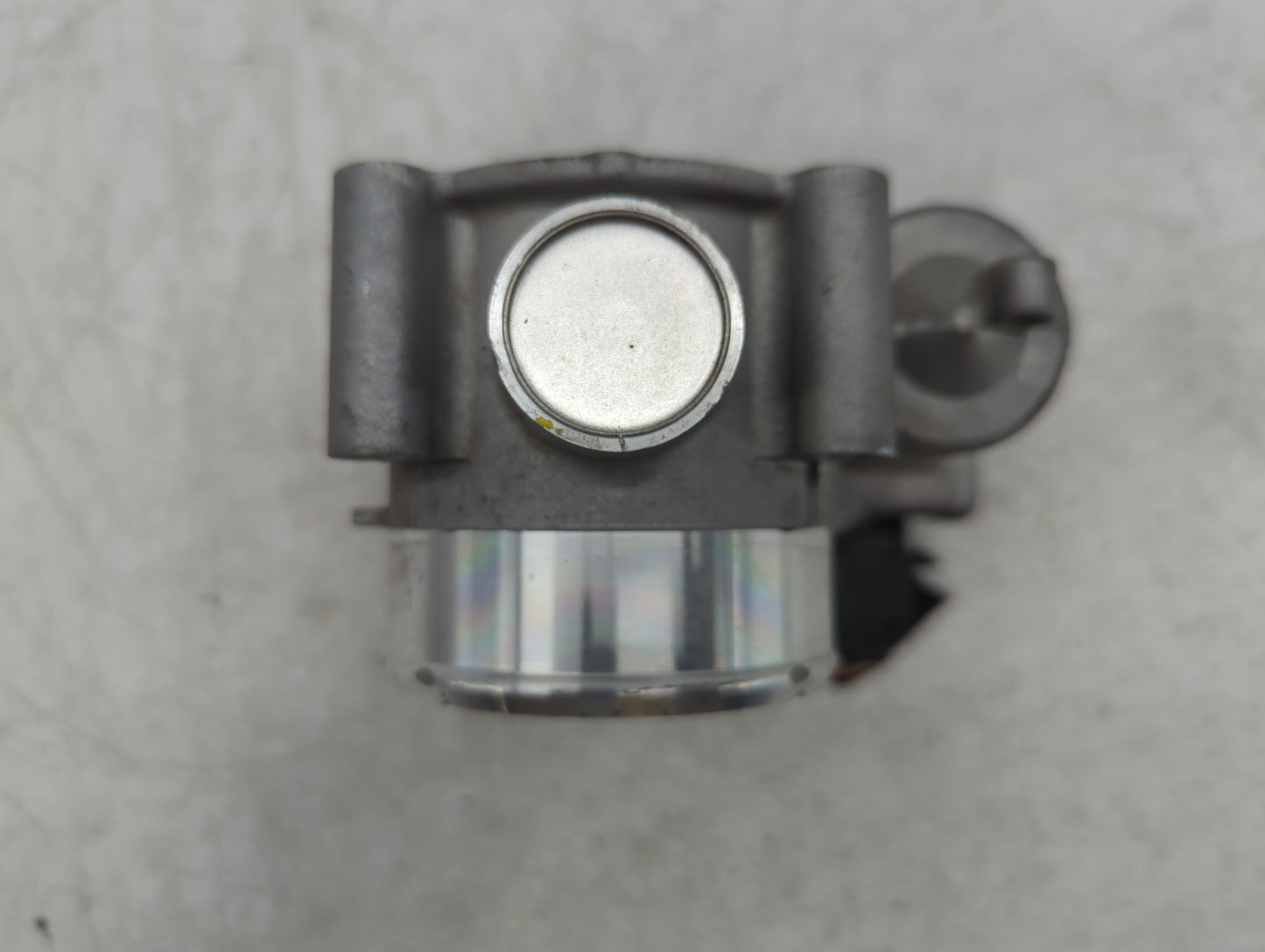 2022 Hyundai Tucson Throttle Body P/N:35100-2S000 Fits Fits 2020 2021 2023 OEM Used Auto Parts - Oemusedautoparts1.com
