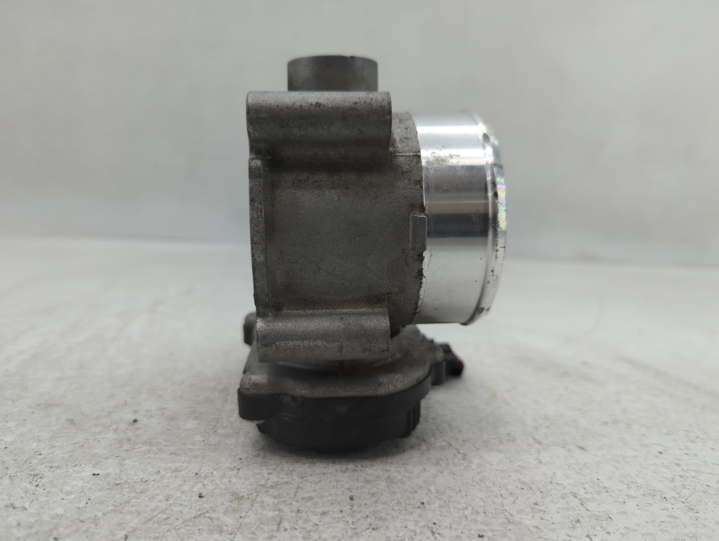 2022 Hyundai Tucson Throttle Body P/N:35100-2S000 Fits Fits 2020 2021 2023 OEM Used Auto Parts - Oemusedautoparts1.com