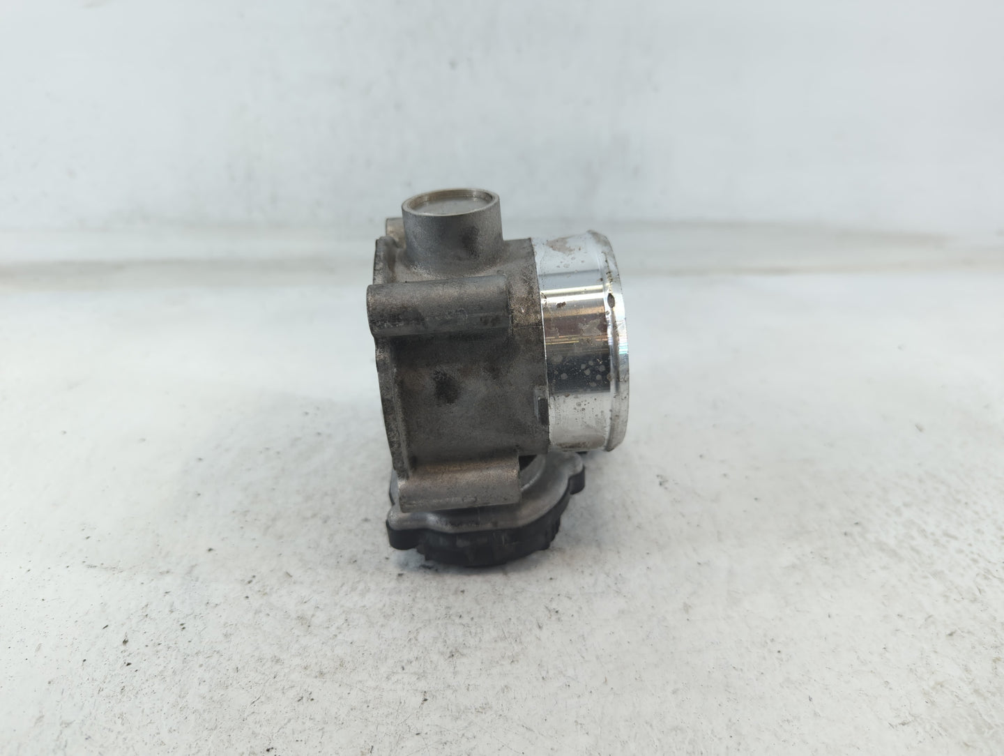 2022 Hyundai Tucson Throttle Body P/N:35100-2S000 Fits Fits 2020 2021 2023 OEM Used Auto Parts - Oemusedautoparts1.com