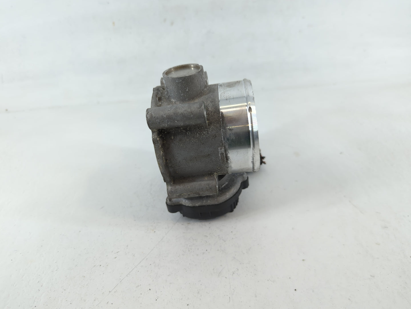 2022 Hyundai Tucson Throttle Body P/N:35100-2S000 Fits Fits 2020 2021 2023 OEM Used Auto Parts - Oemusedautoparts1.com