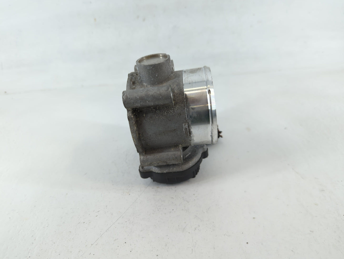 2022 Hyundai Tucson Throttle Body P/N:35100-2S000 Fits Fits 2020 2021 2023 OEM Used Auto Parts - Oemusedautoparts1.com