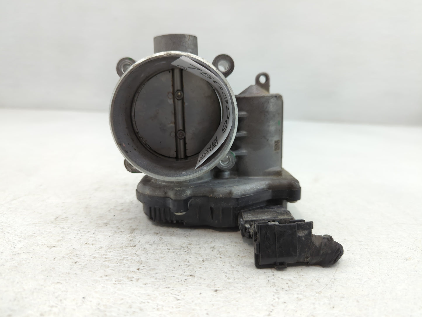 2022 Hyundai Tucson Throttle Body P/N:35100-2S000 Fits Fits 2020 2021 2023 OEM Used Auto Parts - Oemusedautoparts1.com