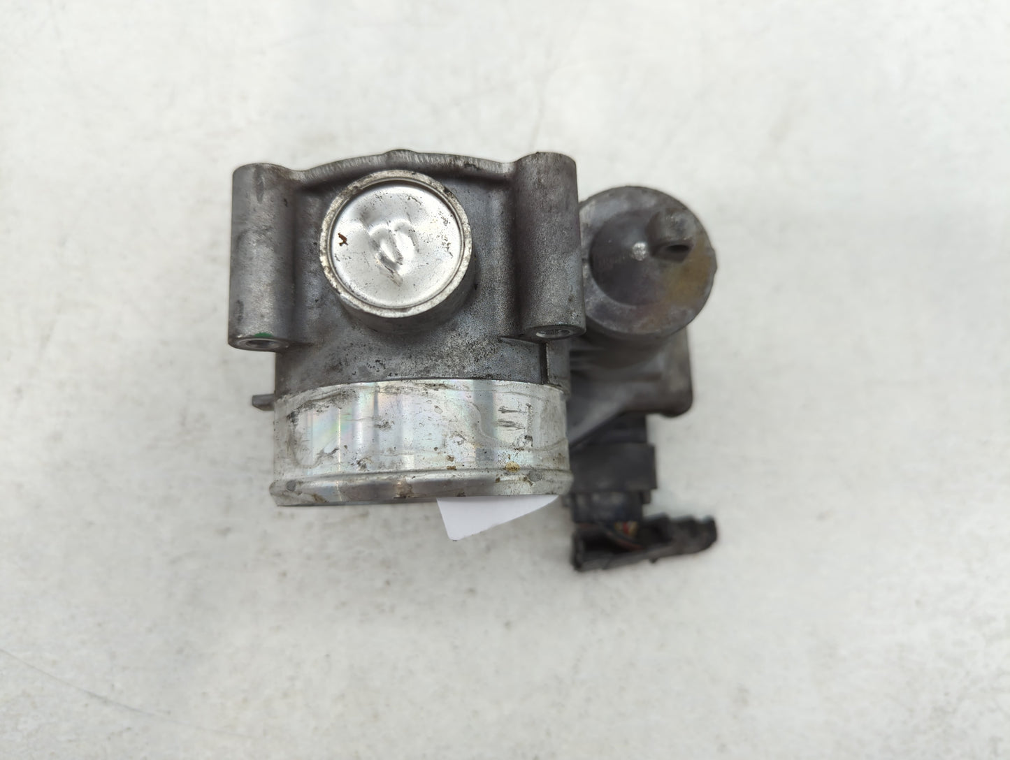 2022 Hyundai Tucson Throttle Body P/N:35100-2S000 Fits Fits 2020 2021 2023 OEM Used Auto Parts - Oemusedautoparts1.com