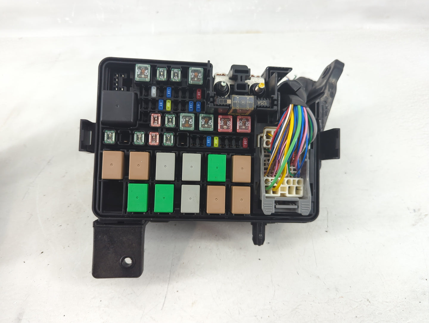 2020 Hyundai Venue Fusebox Fuse Box Panel Relay Module P/N:91956-K2001 Fits OEM Used Auto Parts - Oemusedautoparts1.com