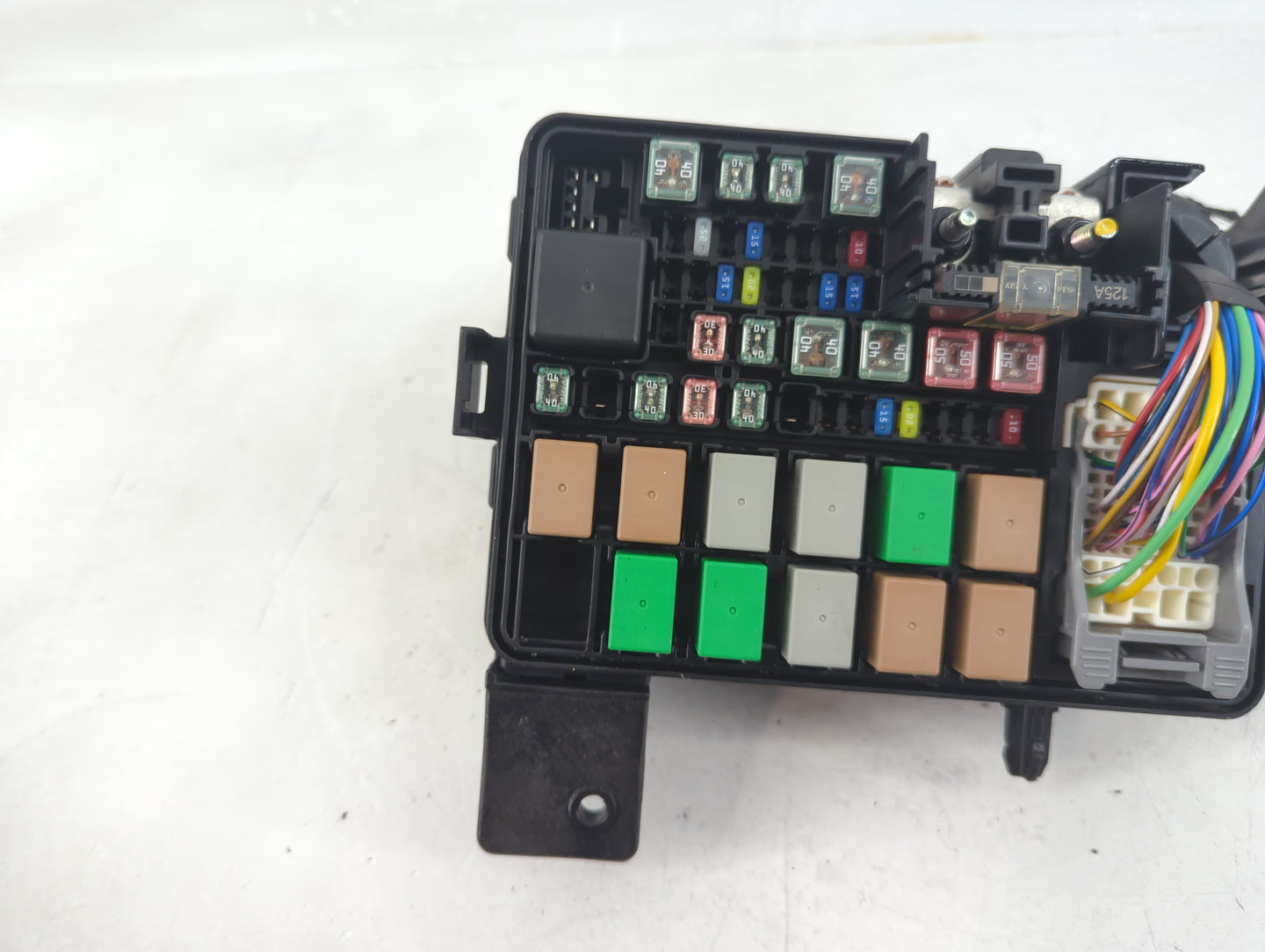 2020 Hyundai Venue Fusebox Fuse Box Panel Relay Module P/N:91956-K2001 Fits OEM Used Auto Parts - Oemusedautoparts1.com