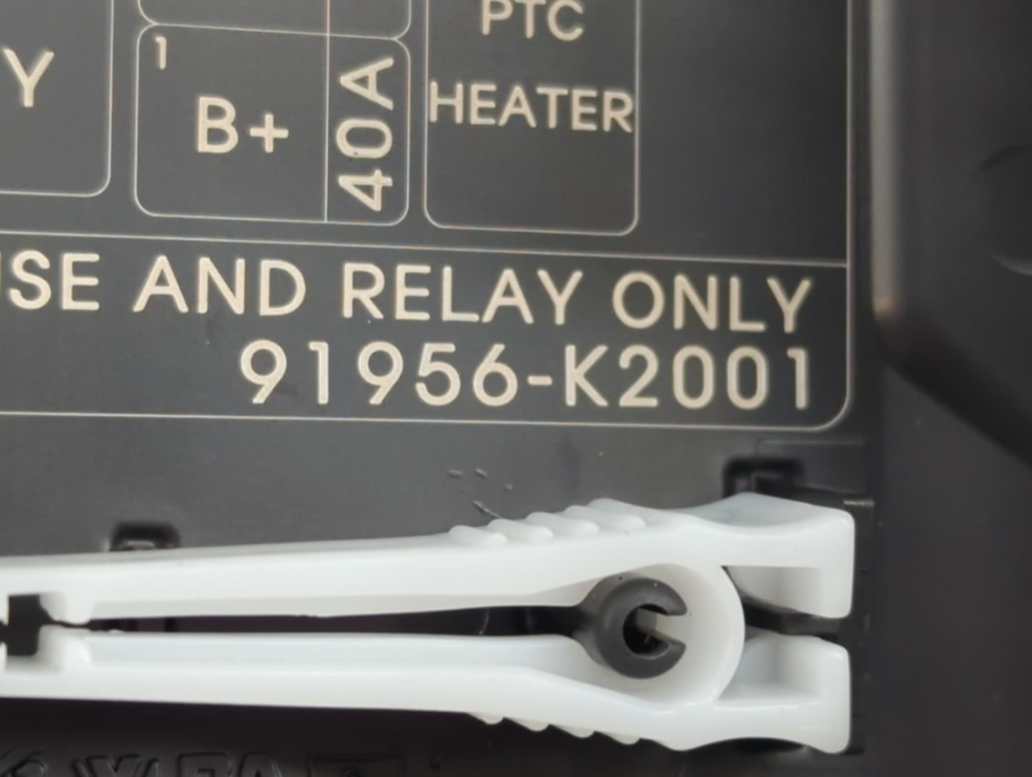 2020 Hyundai Venue Fusebox Fuse Box Panel Relay Module P/N:91956-K2001 Fits OEM Used Auto Parts - Oemusedautoparts1.com