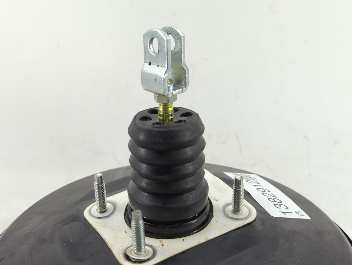 2020-2020 Hyundai Venue Power Brake Booster Oem 1382912 - Oemusedautoparts1.com