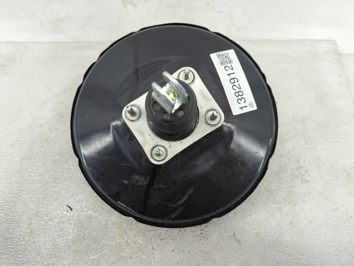 2020-2020 Hyundai Venue Power Brake Booster Oem 1382912 - Oemusedautoparts1.com