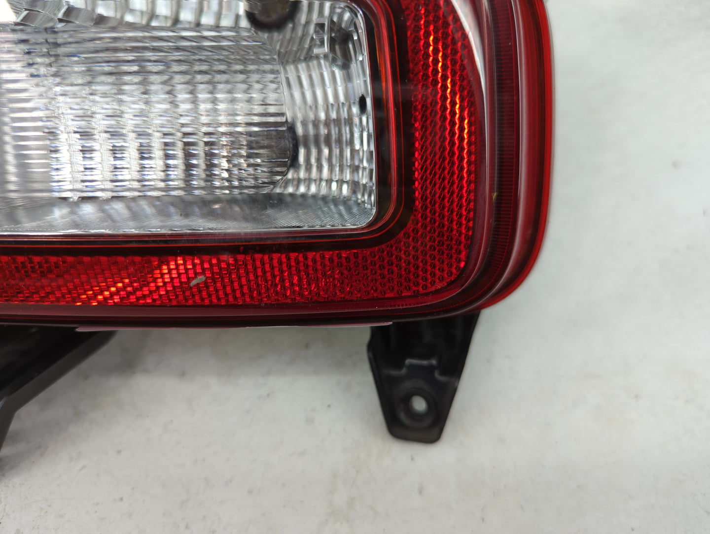 2020 Hyundai Venue Tail Light Assembly Passenger Right OEM P/N:92406-K2100 Fits OEM Used Auto Parts - Oemusedautoparts1.com