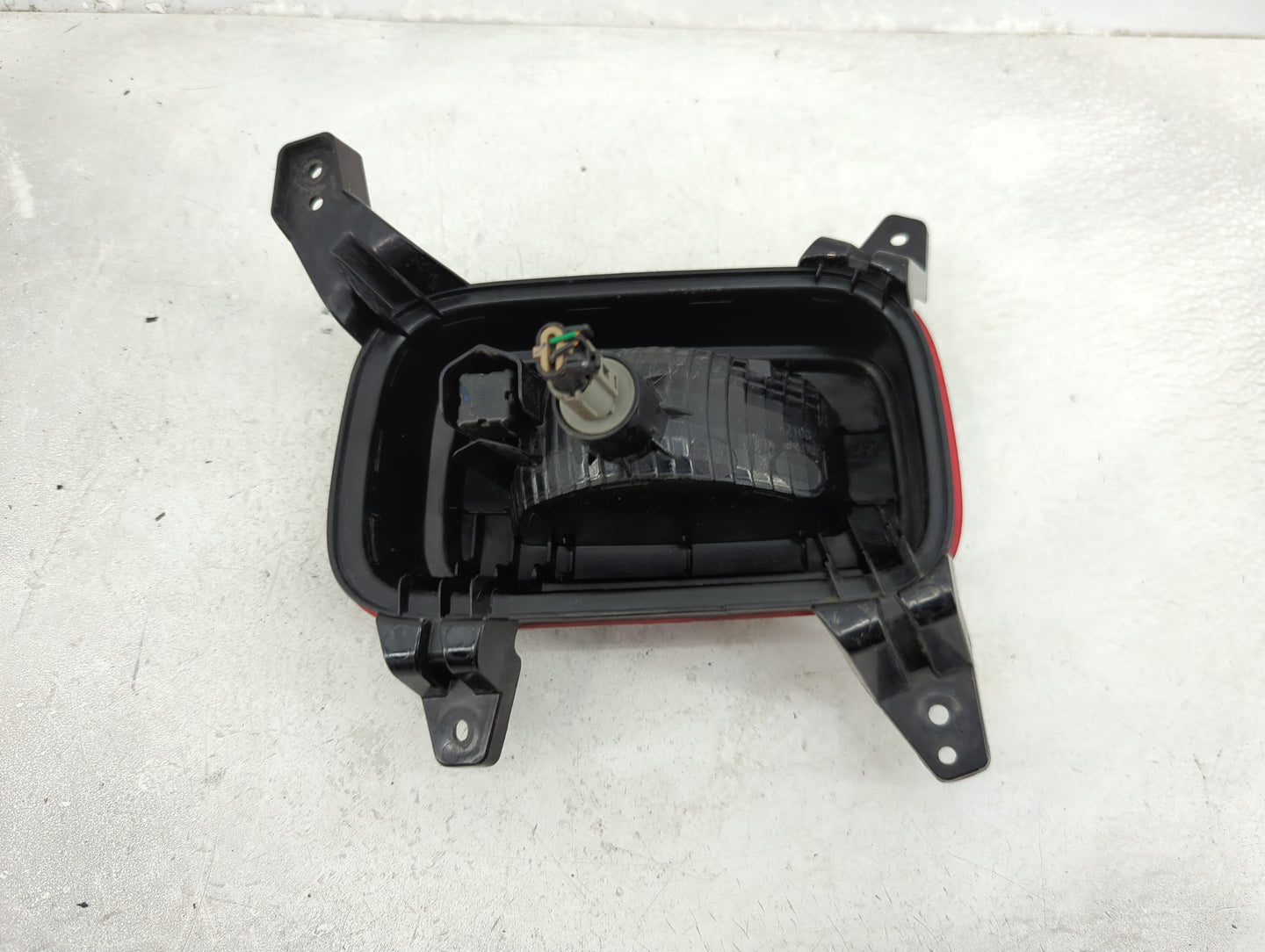 2020 Hyundai Venue Tail Light Assembly Passenger Right OEM P/N:92406-K2100 Fits OEM Used Auto Parts - Oemusedautoparts1.com