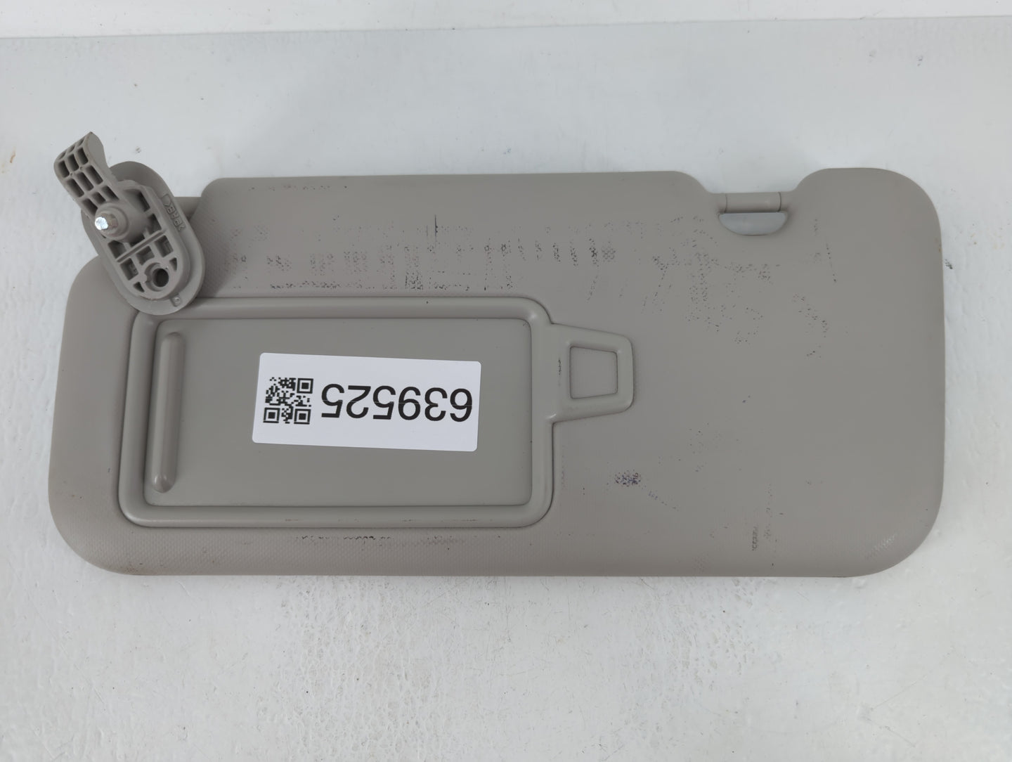 2020 Hyundai Venue Sun Visor Shade Replacement Driver Left Mirror Fits OEM Used Auto Parts - Oemusedautoparts1.com