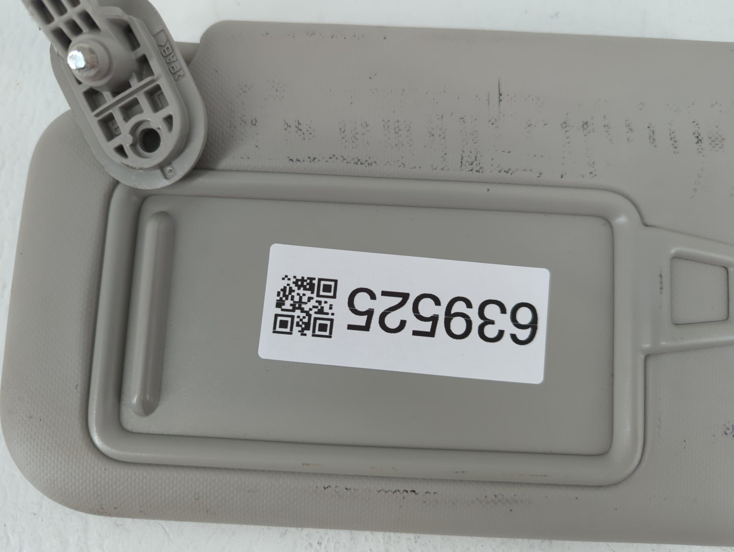 2020 Hyundai Venue Sun Visor Shade Replacement Driver Left Mirror Fits OEM Used Auto Parts - Oemusedautoparts1.com
