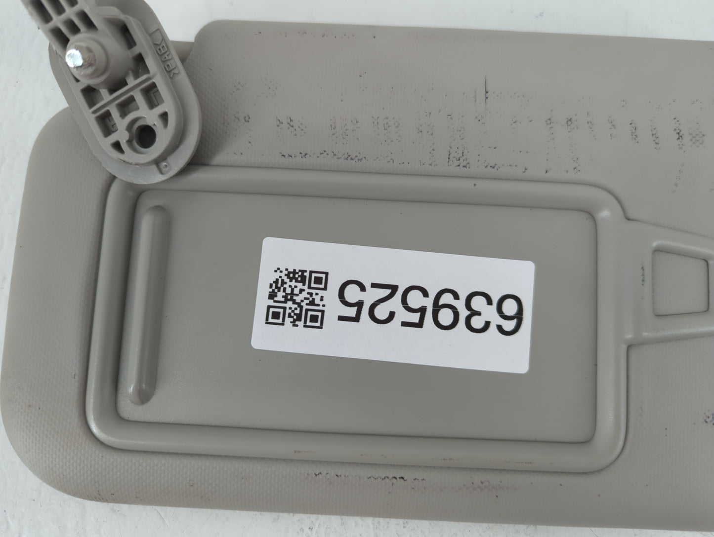 2020 Hyundai Venue Sun Visor Shade Replacement Driver Left Mirror Fits OEM Used Auto Parts - Oemusedautoparts1.com