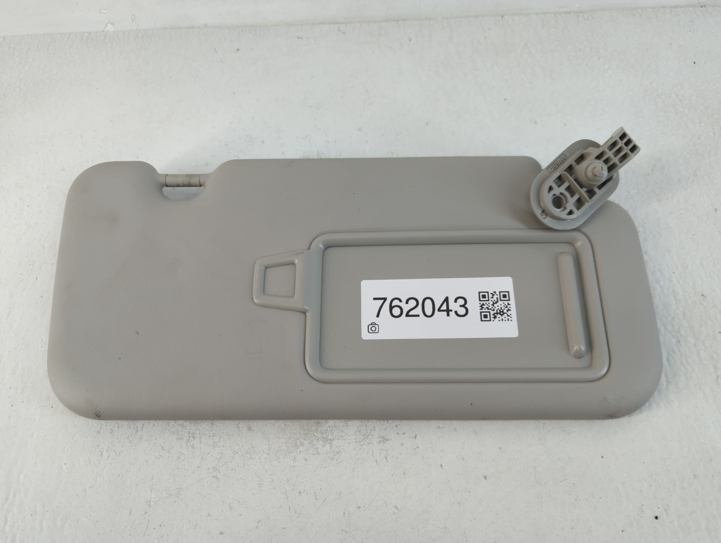 2020 Hyundai Venue Sun Visor Shade Replacement Passenger Right Mirror Fits OEM Used Auto Parts - Oemusedautoparts1.com