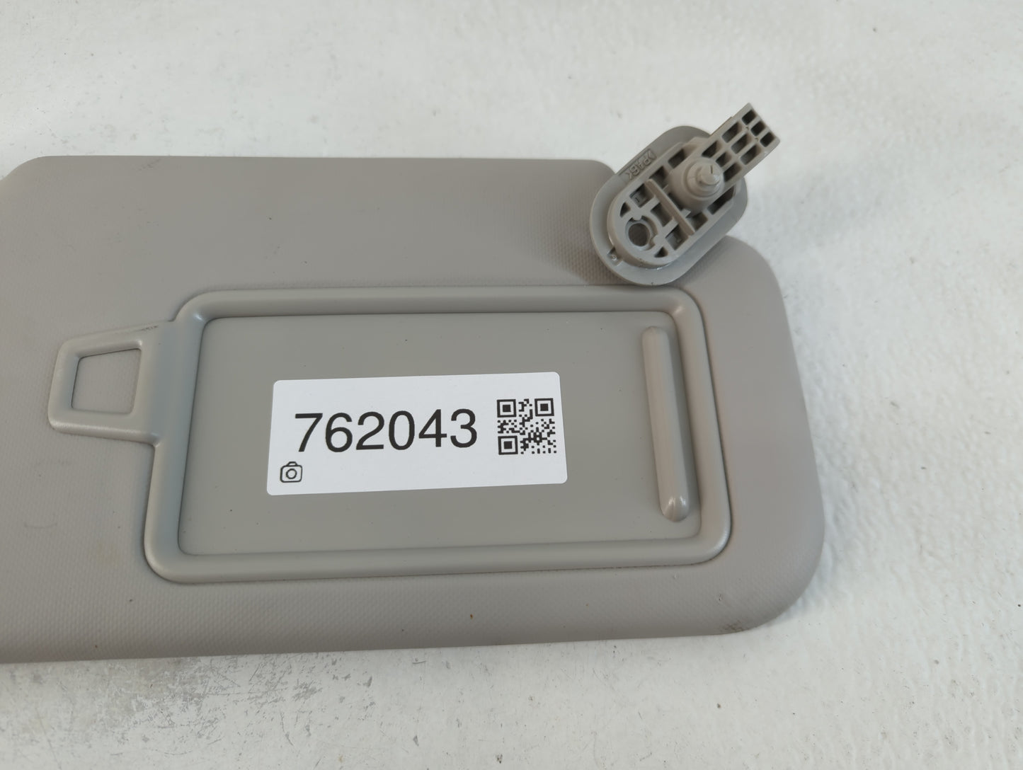 2020 Hyundai Venue Sun Visor Shade Replacement Passenger Right Mirror Fits OEM Used Auto Parts - Oemusedautoparts1.com