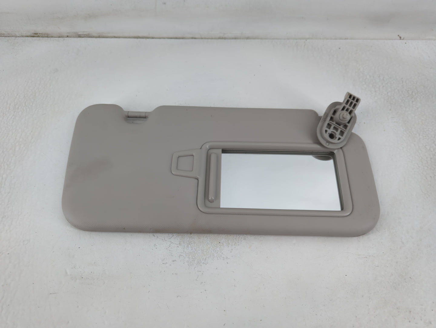 2020 Hyundai Venue Sun Visor Shade Replacement Passenger Right Mirror Fits OEM Used Auto Parts - Oemusedautoparts1.com