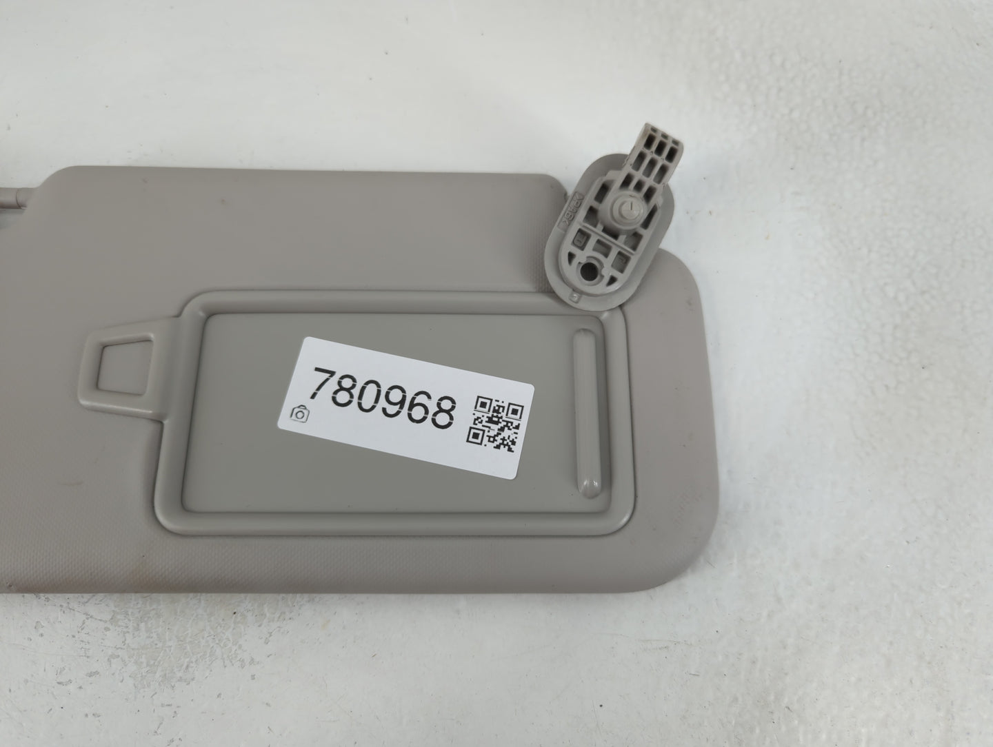2020 Hyundai Venue Sun Visor Shade Replacement Passenger Right Mirror Fits OEM Used Auto Parts - Oemusedautoparts1.com