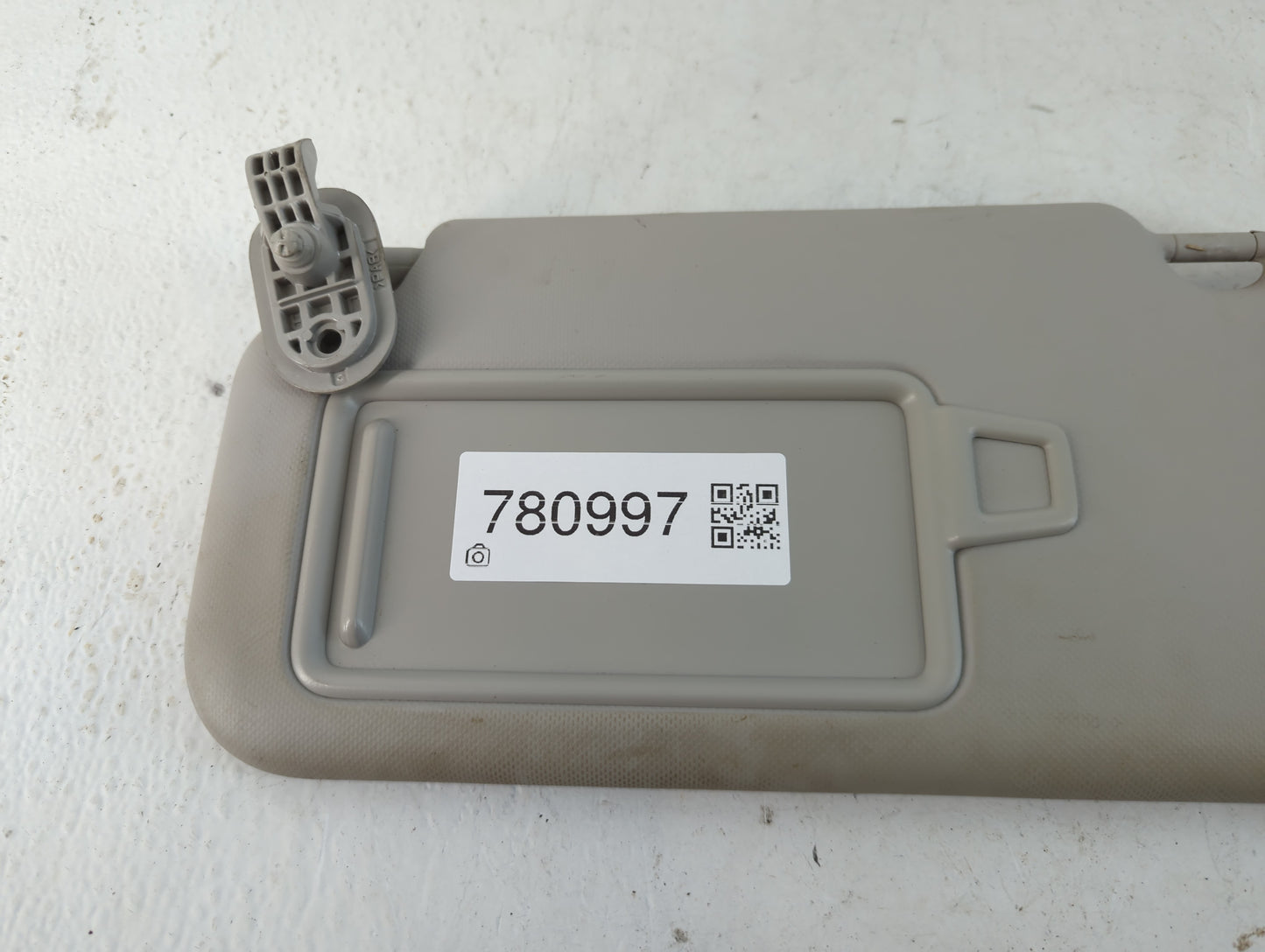 2020 Hyundai Venue Sun Visor Shade Replacement Driver Left Mirror Fits OEM Used Auto Parts - Oemusedautoparts1.com