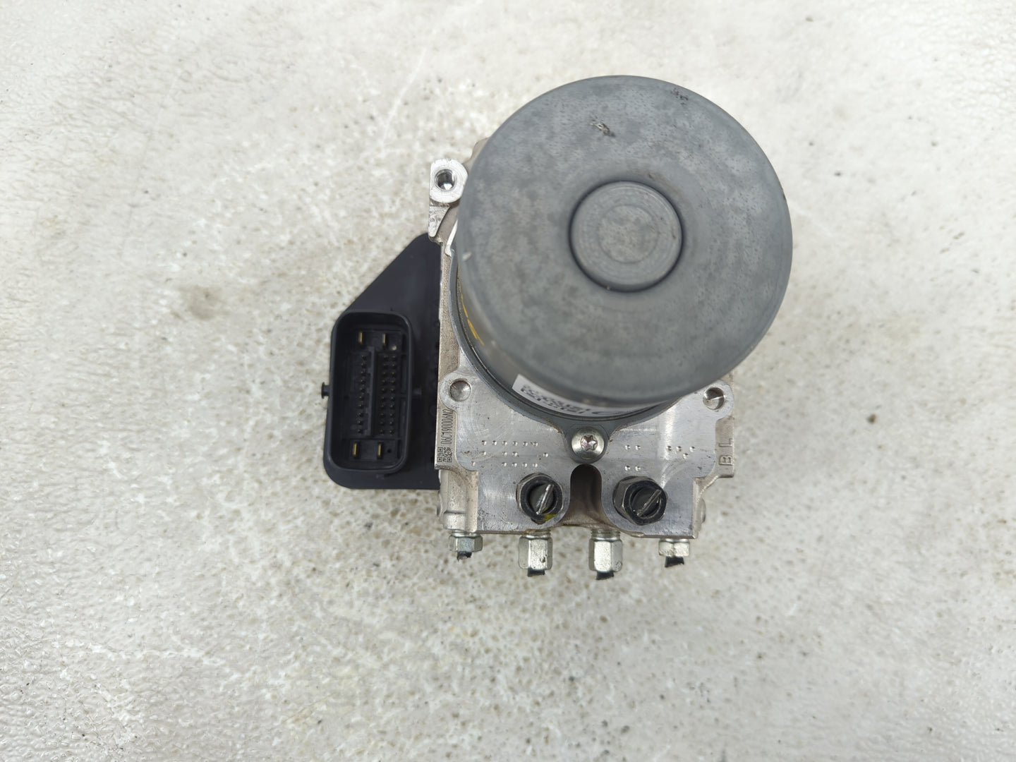 2020 Infiniti Q50 ABS Pump Control Module Replacement P/N:47660 6HC0A 116040-66210 Fits OEM Used Auto Parts - Oemusedautopar