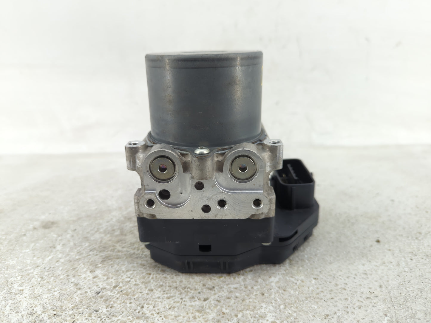 2020 Infiniti Q50 ABS Pump Control Module Replacement P/N:47660 6HC0A 116040-66210 Fits OEM Used Auto Parts - Oemusedautopar