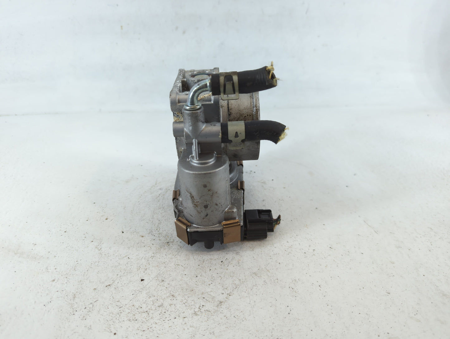 2017-2020 Infiniti Q60 Throttle Body P/N:RME60-52 Fits Fits 2016 2017 2018 2019 2020 OEM Used Auto Parts - Oemusedautoparts1