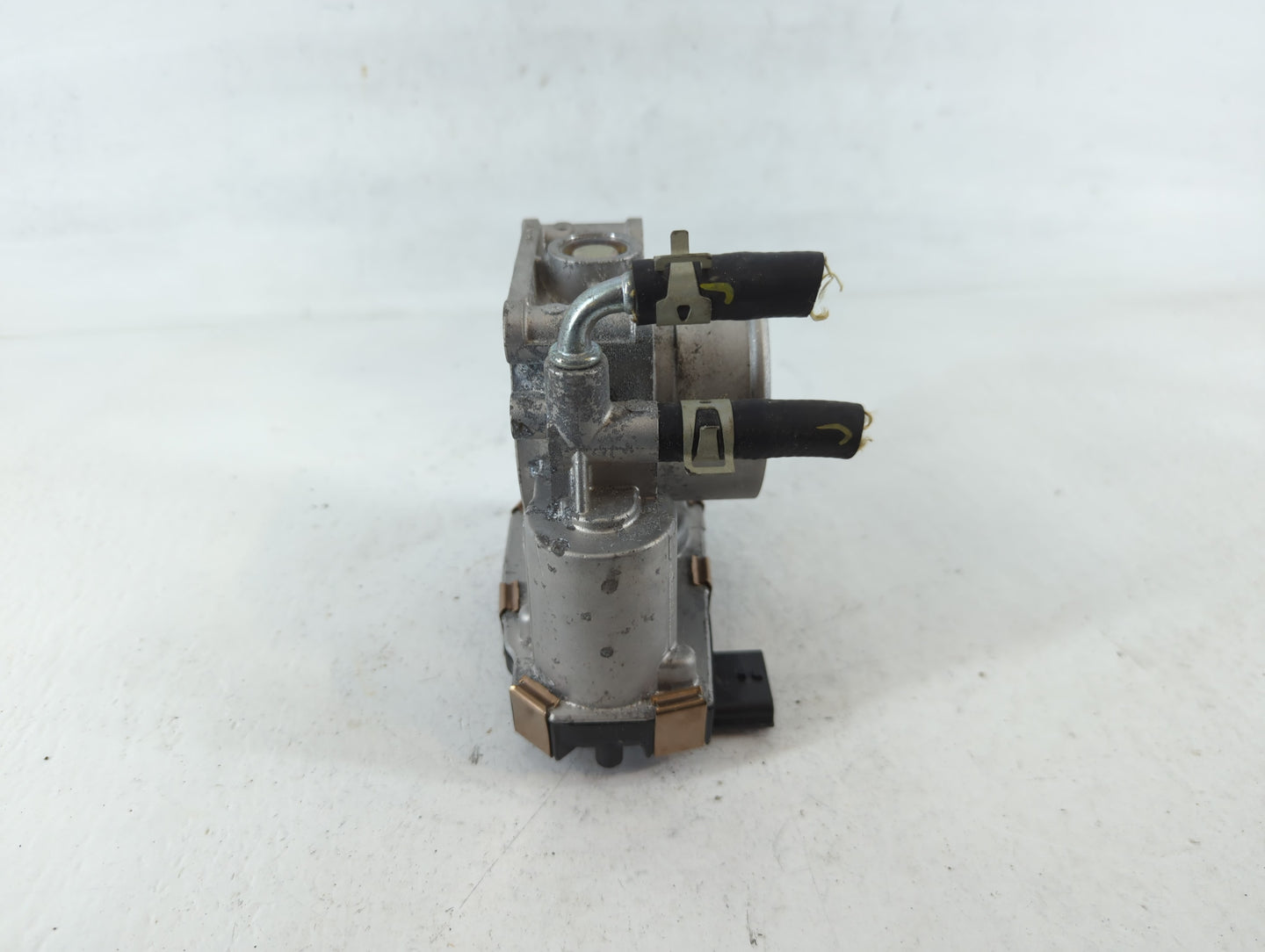 2017-2020 Infiniti Q60 Throttle Body P/N:1701 RME60-52 Fits Fits 2016 2017 2018 2019 2020 OEM Used Auto Parts - Oemusedautop